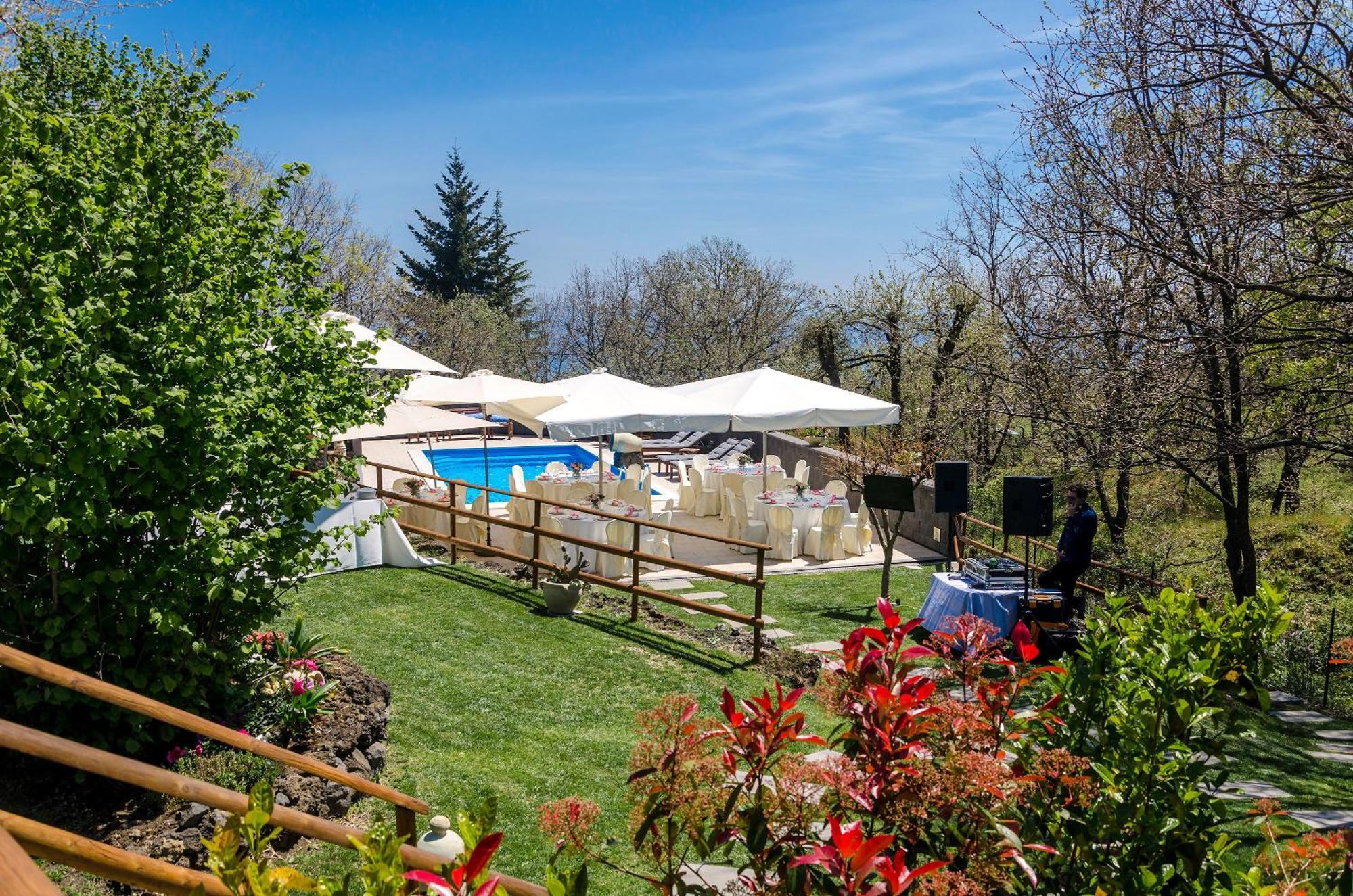 Villa Del Gelso Chalet Nel Parco Delletna マスカリ エクステリア 写真