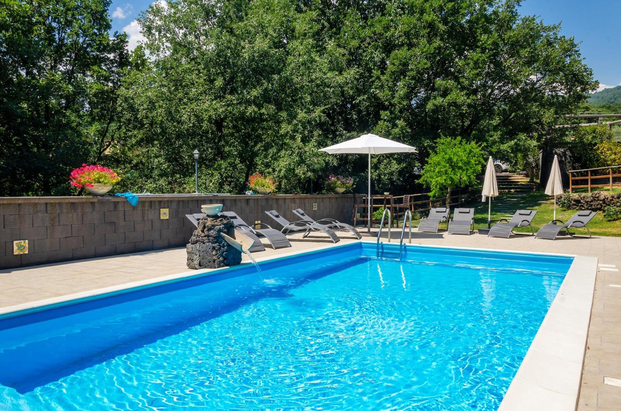 Villa Del Gelso Chalet Nel Parco Delletna マスカリ エクステリア 写真