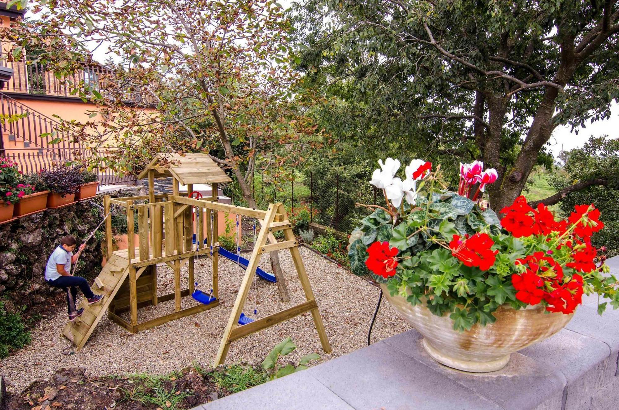 Villa Del Gelso Chalet Nel Parco Delletna マスカリ エクステリア 写真