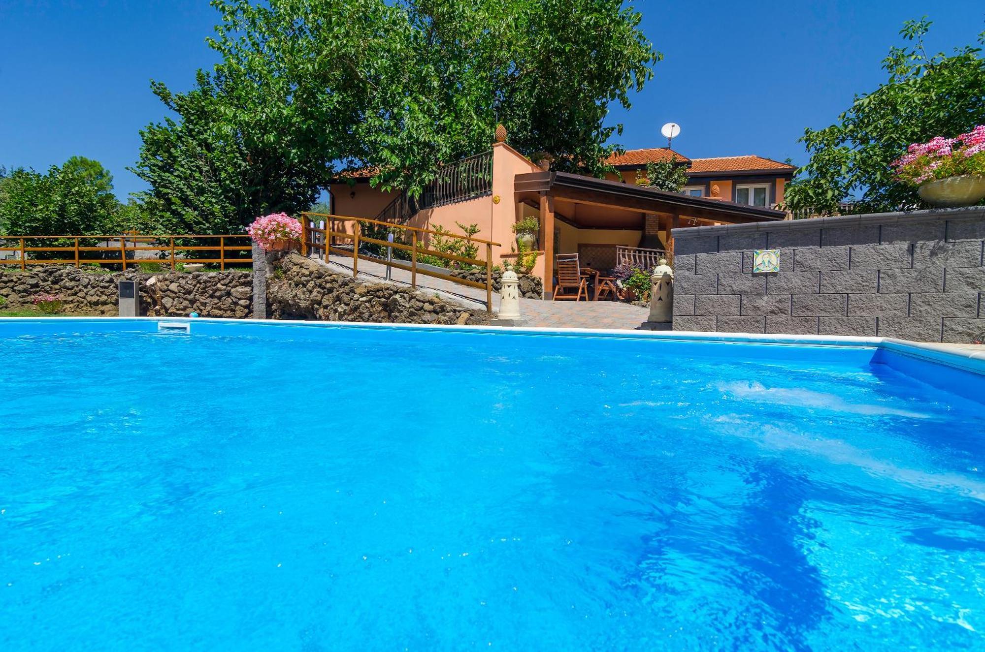 Villa Del Gelso Chalet Nel Parco Delletna マスカリ エクステリア 写真